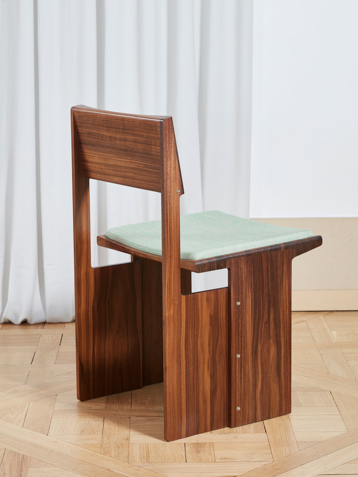 Drift Chair Walnut - Limited Edition