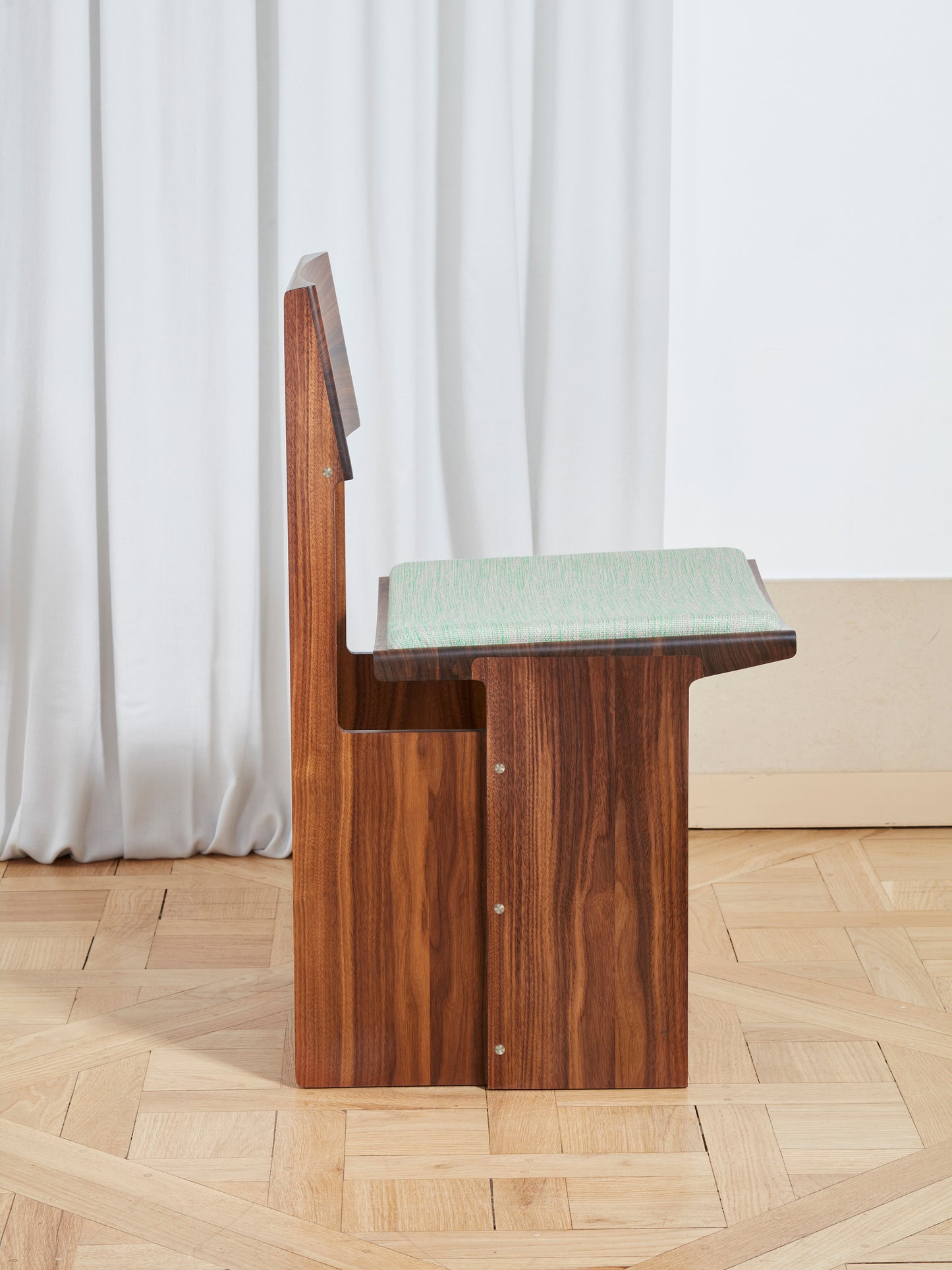 Drift Chair Walnut - Limited Edition